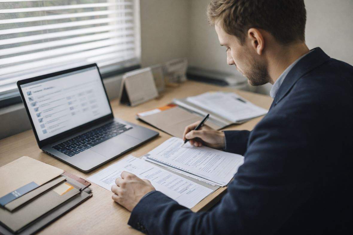 Requirements to Become a Private Investigator in Australia. Learn the requirements to become a private investigator in Australia, including eligibility, training, background checks, and licensing by state.